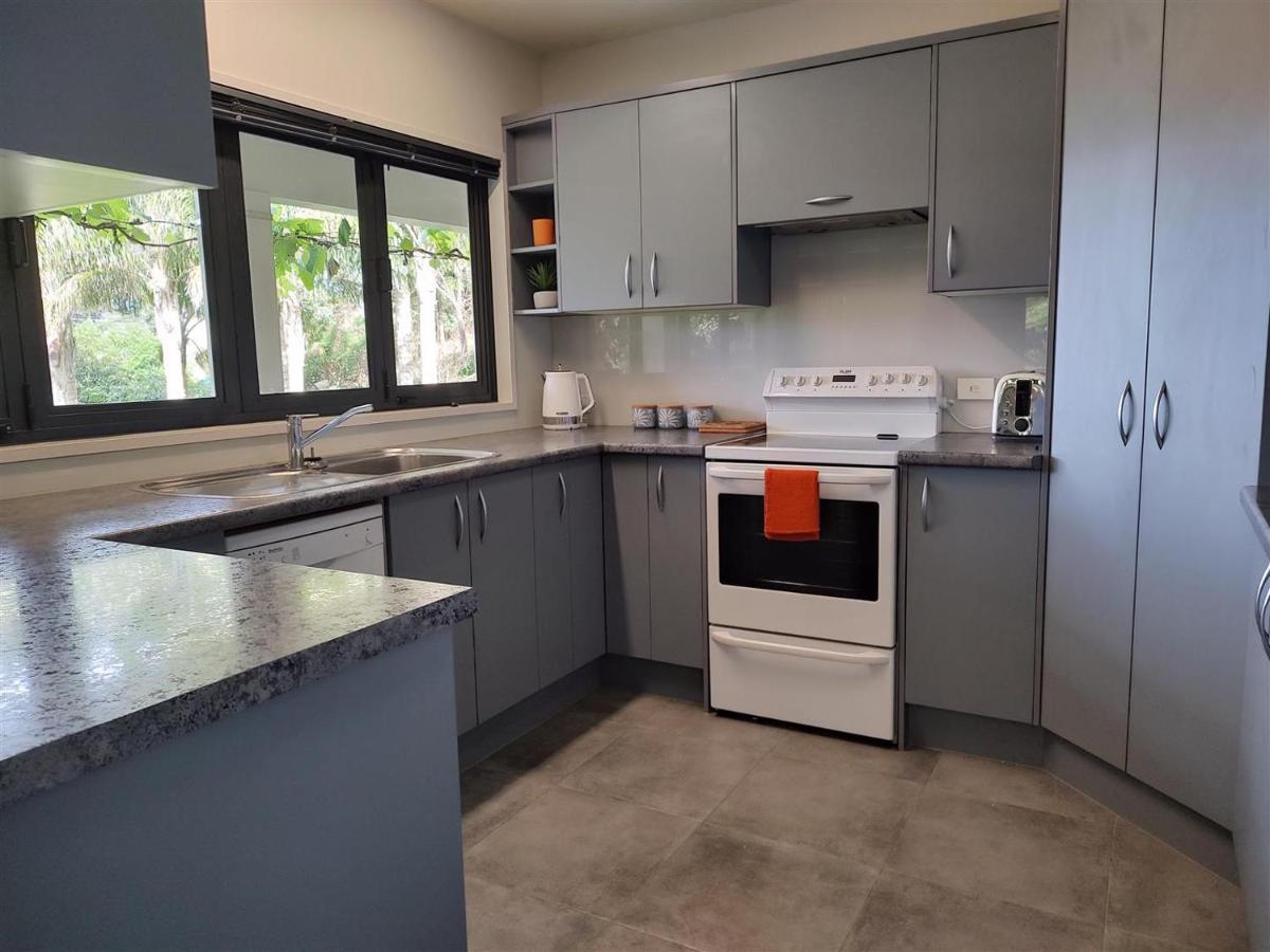 Cornwallis Palms Auckland Bagian luar foto